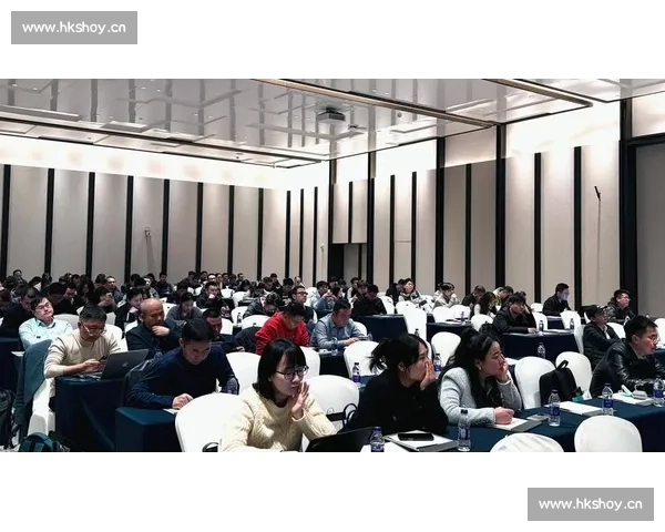 边裁举旗瞬间判定比赛关键时刻的背后思考与规则解析 边裁举旗瞬间判定比赛关键时刻的背后思考与规则解析